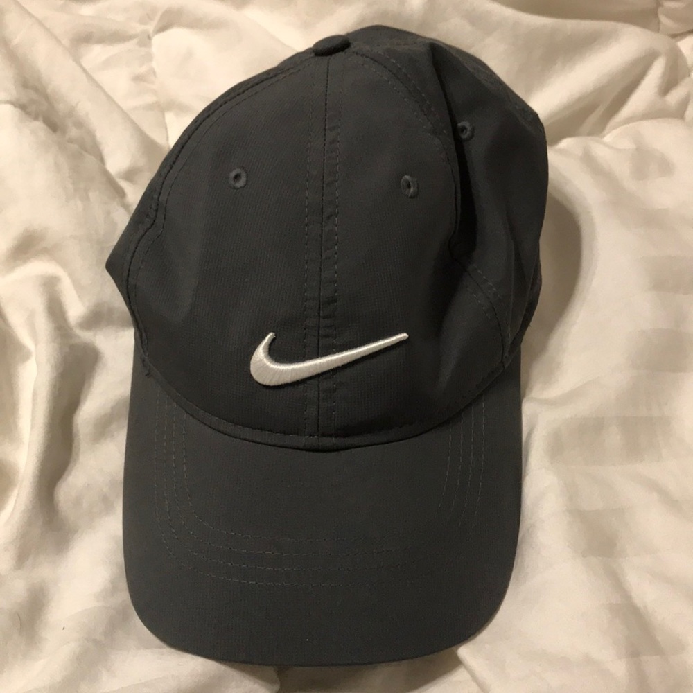 Grey Nike hat